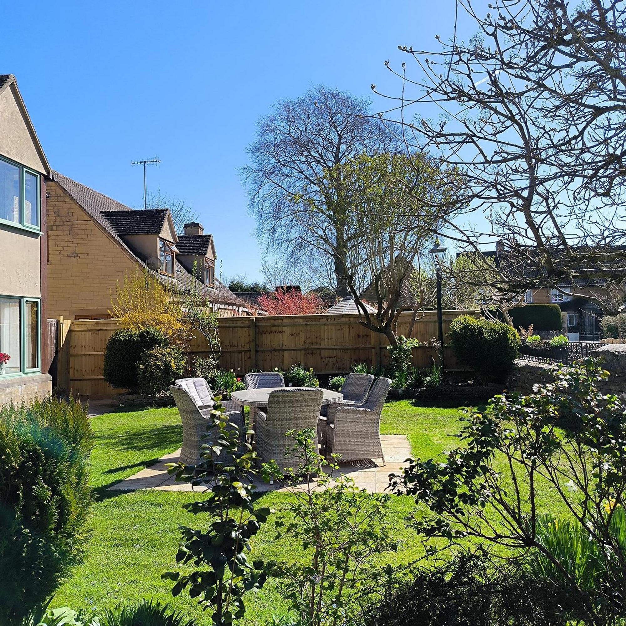 Meadow Rise Guest House Bourton-on-the-Water Exterior photo
